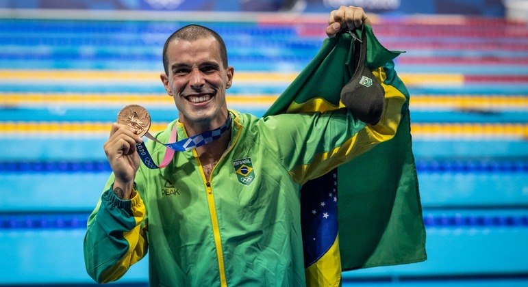 Bruno Fratus fica com a medalha bronze nos 50 m livre ...